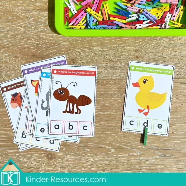 Kindergarten Morning Tubs Bins Clip the Beginning Sound Task Card